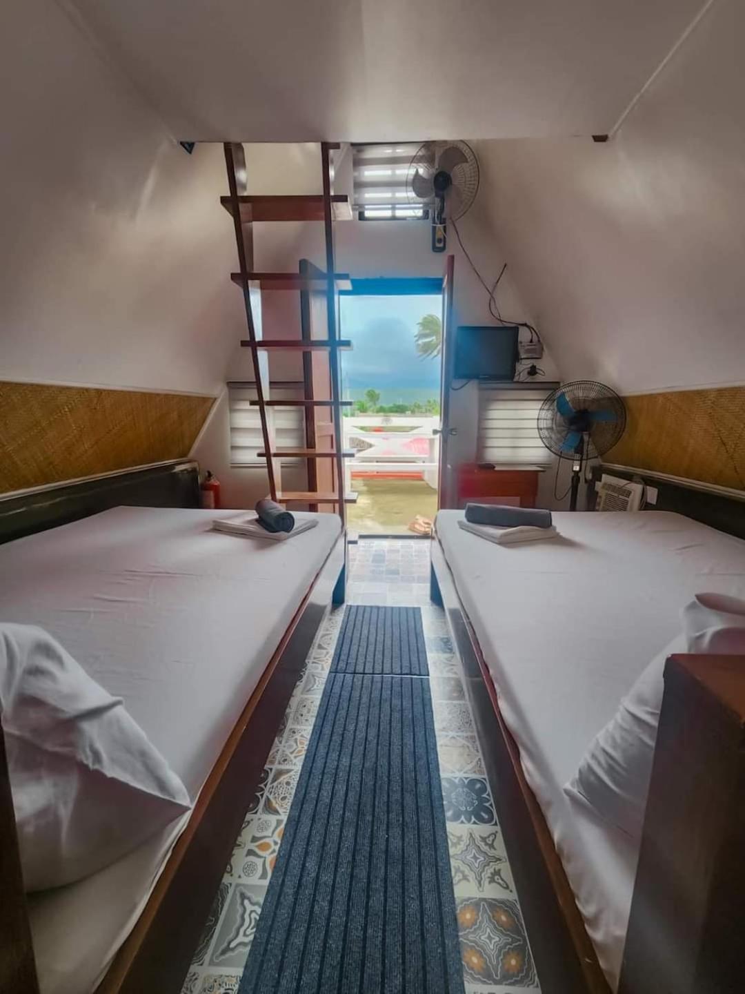 Triangle Huts Otel Pagudpud Dış mekan fotoğraf